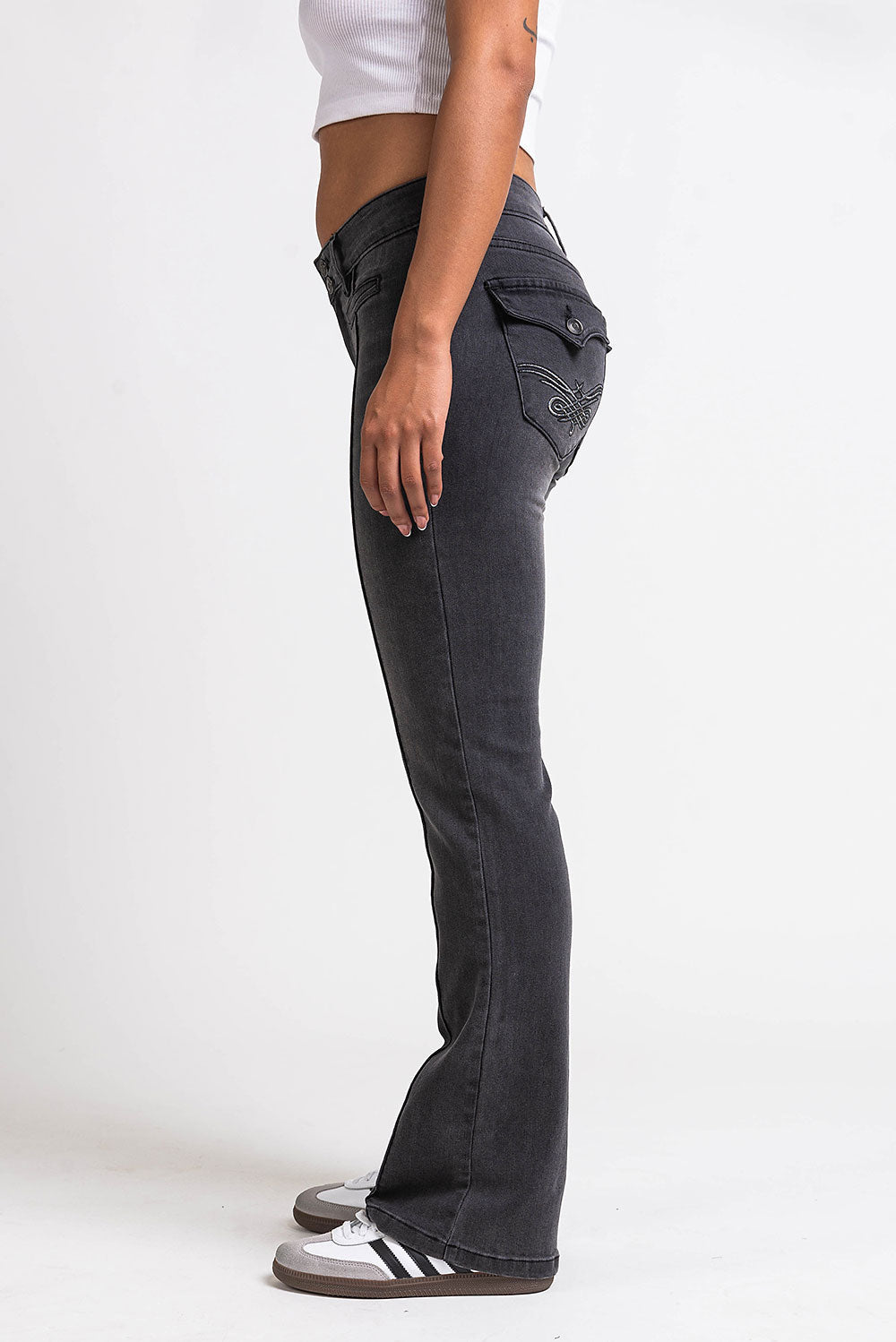 Claire 02Low Bootcut Jeans - Washed Black