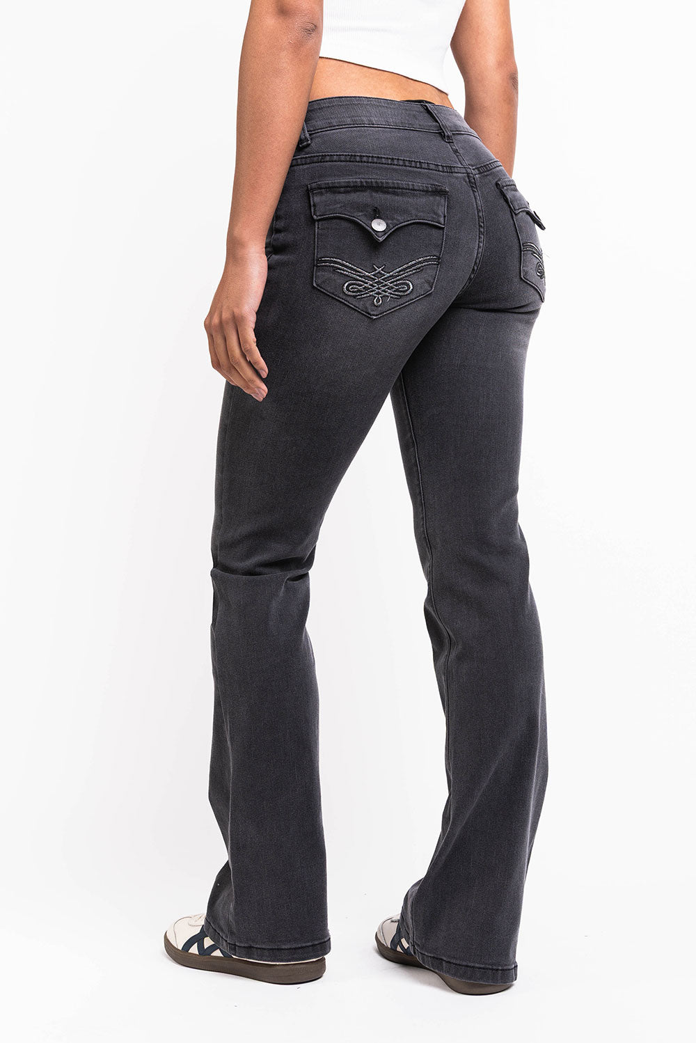 Claire 05Low Bootcut Jeans - Washed Black