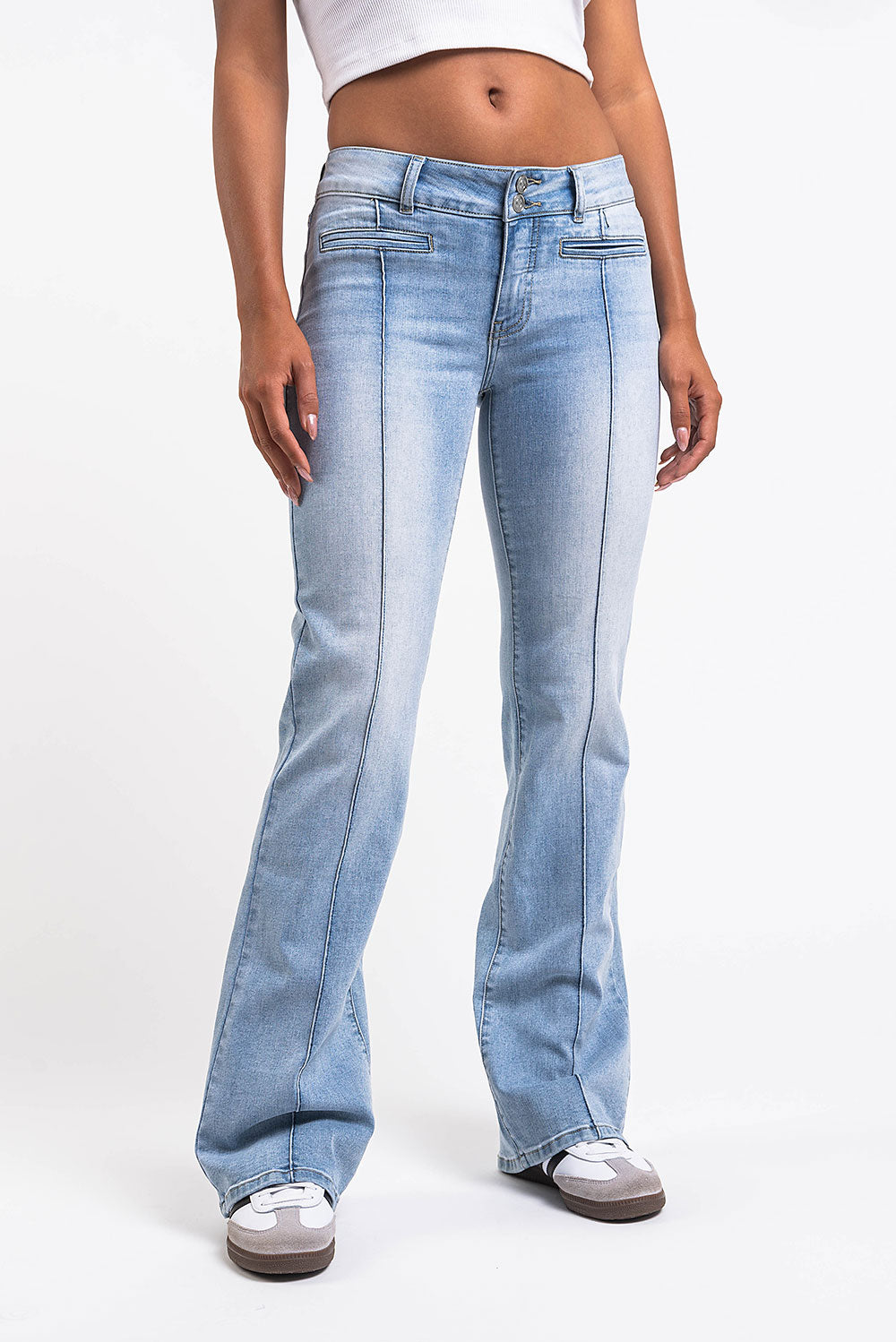 Claire 02Low Bootcut Jeans - Bleach Blue